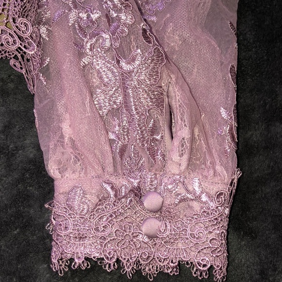 V Chapman Zinnia Top in Elderberry - Picture 6 of 8